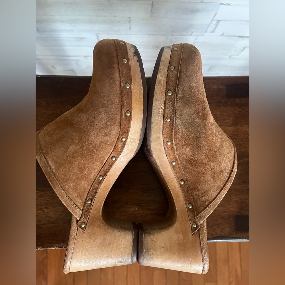 UGG Abbie Studded Suede Platform Clogs in size 9 - Picture 4 of 10